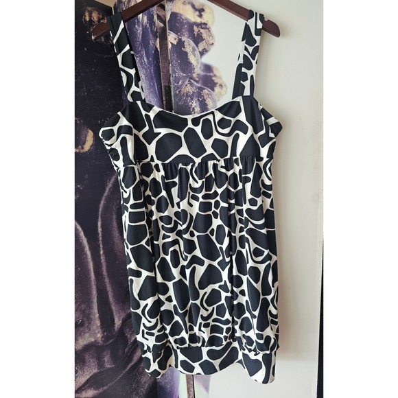 Scarlett Dresses & Skirts - Scarlett Y2K Black & White Print Sleeveless Bubble Hem Dress Size‎ 16